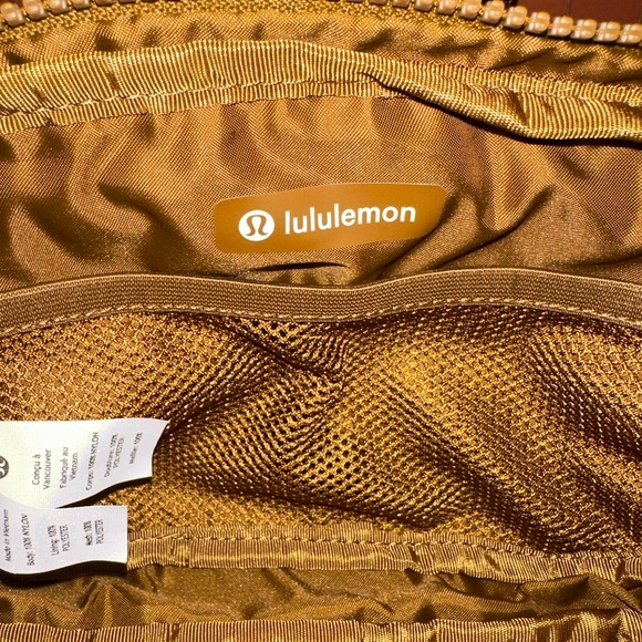 LULULEMON Bundle (Belt Bag and 2 Recyclable Bags) (NWT) - Picture 4 of 11